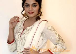 Cute Wamiqa Gabbi Latest Photos photo 10