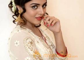 Cute Wamiqa Gabbi Latest Photos photo 14