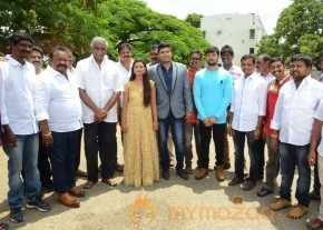 Dhamayanthi Movie Launch Stills photo 11
