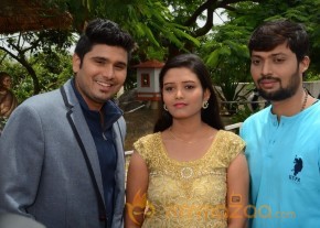 Dhamayanthi Movie Launch Stills photo 7