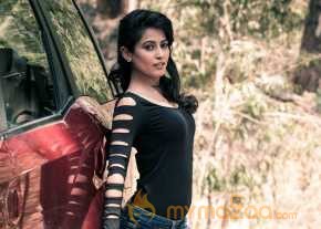 Disha Pandey Latest Pics photo 7