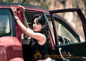 Disha Pandey Latest Pics photo 6
