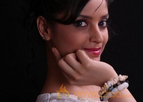 Divya New Pics photo 10
