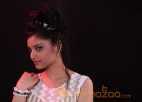 Divya New Pics photo 22