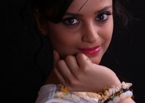Divya New Pics photo 33
