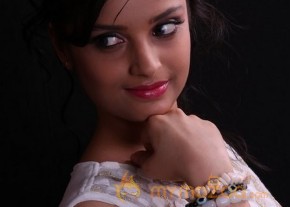 Divya New Pics photo 39