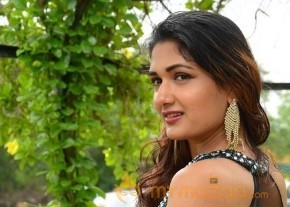 Esha Agarwal New Photoshoot Stills Gallery photo 40