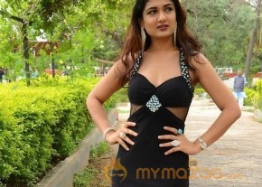 Esha Agarwal New Photoshoot Stills Gallery photo 24