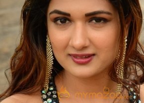 Esha Agarwal New Photoshoot Stills Gallery photo 32