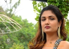 Esha Agarwal New Photoshoot Stills Gallery photo 7