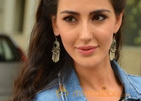 Farah Karimi New Stills photo 22