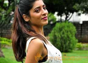 Gayathri Gupta Photoshoot photo 3