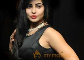 Hashika Dutt Beautiful In Black Dress photo 4