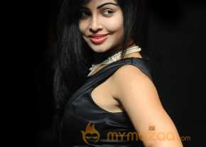Hashika Dutt Beautiful In Black Dress photo 16