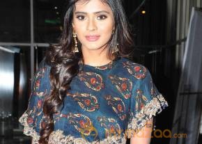 Hebah Patel Stills photo 5