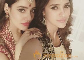 Hot Aisha Sharma photo 11