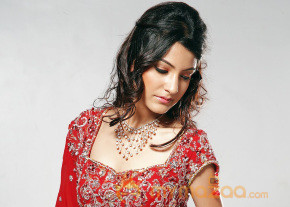 HOT HD Photo Feature :: Anushka Sharma's LOW WAIST CURVES will definitely raise your Temptations ! photo 5