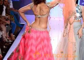  Illeana Ramp Walk At Lakme Fashion Week 2015  photo 3