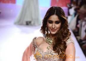 Illeana Ramp Walk At Lakme Fashion Week 2015