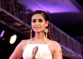 Illeana Ramp Walk At Lakme Fashion Week 2015  photo 11