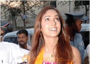 Ileana Hot Photshoot photo 38