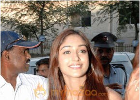 Ileana Hot Photshoot photo 37