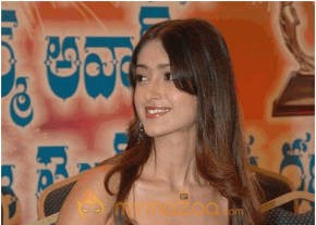 Ileana Hot Photshoot photo 120