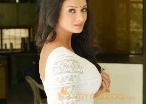 Ishita Vyas Photoshoot At Miss Leelavathi Press Meet photo 7