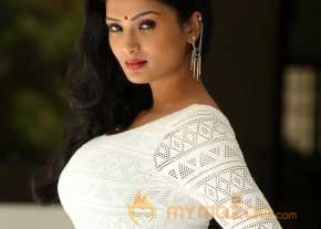 Ishita Vyas Photoshoot At Miss Leelavathi Press Meet photo 8