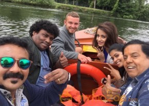 Just In: Trisha in London  photo 5