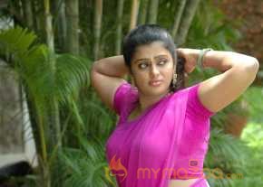 Kalla Chavi Varsha Pink Saree Photoshoot photo 5