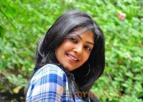 Kamalini Mukherjee
