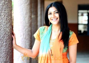 Kamalini Mukherjee Stills photo 11