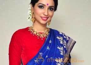 Kanika Dhillon photo 3