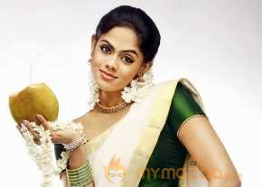  Karthika Nair  photo 11