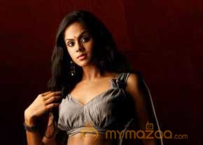  Karthika Nair  photo 4