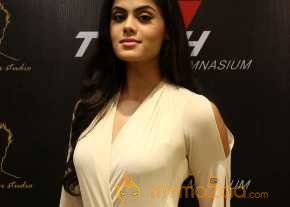 Karthika Nair photo 10