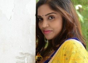 Karunya New Photos photo 6