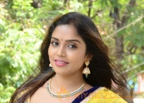 Karunya New Photos photo 32