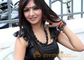 Khushi Mukherjee photo 8