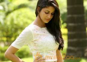  Lavanya Tripathi New Photoshoot 