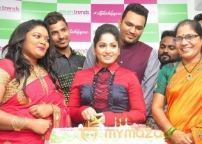 Madhavi Latha Inauguraties Green Trends  photo 7