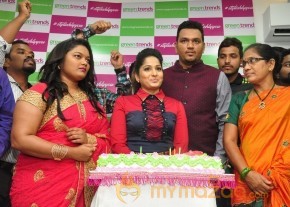 Madhavi Latha Inauguraties Green Trends  photo 9