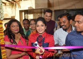 Madhavi Latha Inauguraties Green Trends  photo 16