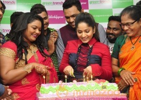 Madhavi Latha Inauguraties Green Trends  photo 4