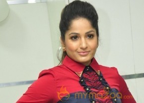 Madhavi Latha Photos photo 16