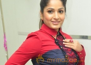 Madhavi Latha Photos photo 19