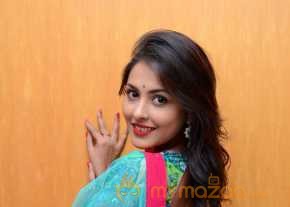  Madhu Shalini In Half Saree Photos  photo 8