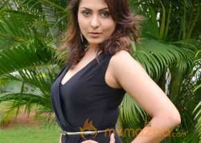  Madhu Shalini  photo 9