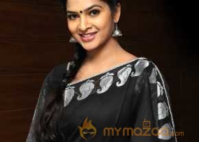 Madhumitha Black Saree Pics photo 2